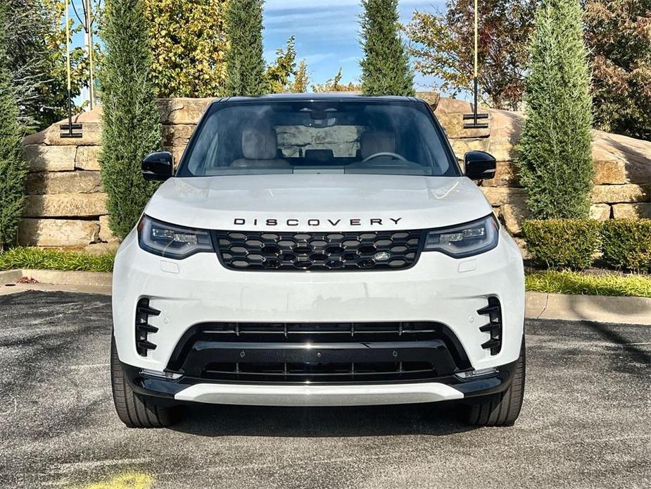 new 2025 Land Rover Discovery car, priced at $77,618