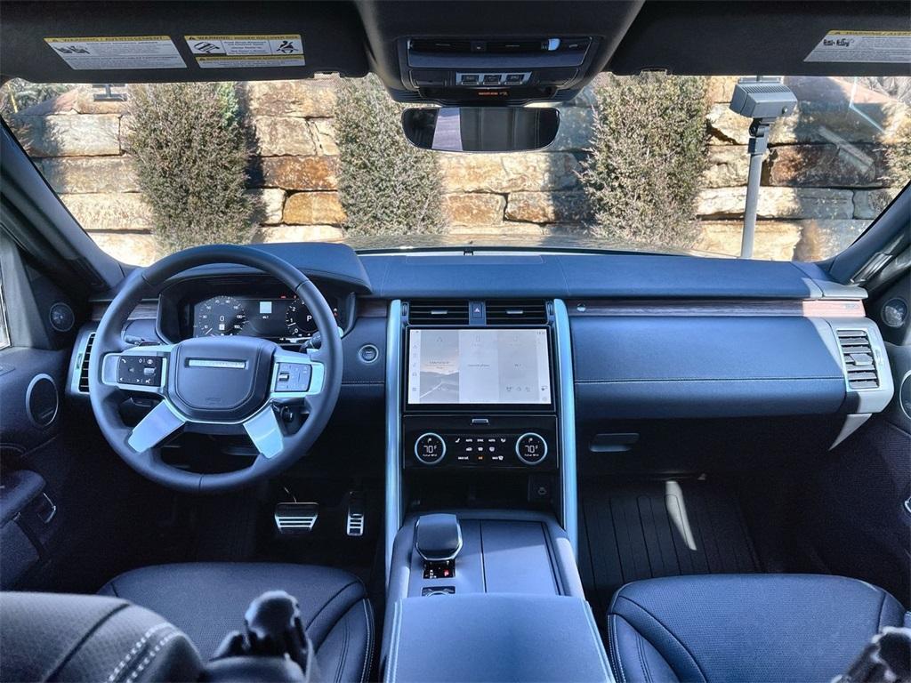 new 2025 Land Rover Discovery car, priced at $84,418