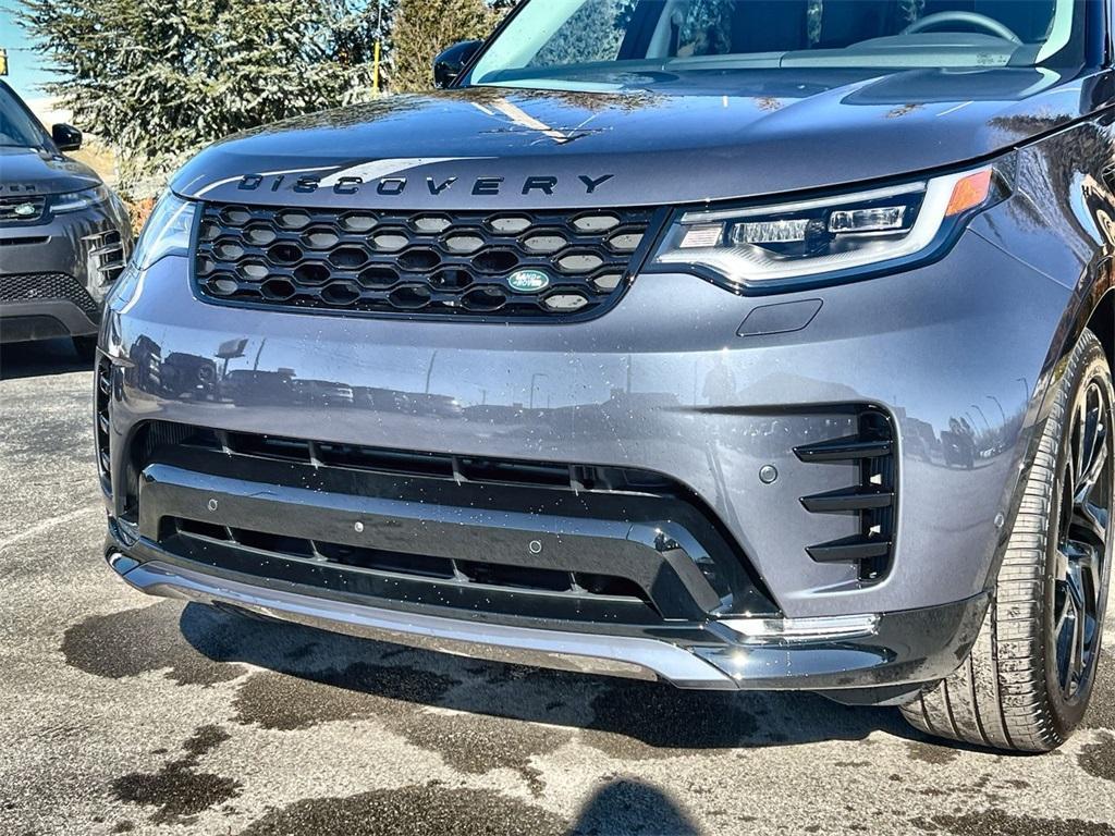 new 2025 Land Rover Discovery car, priced at $80,718