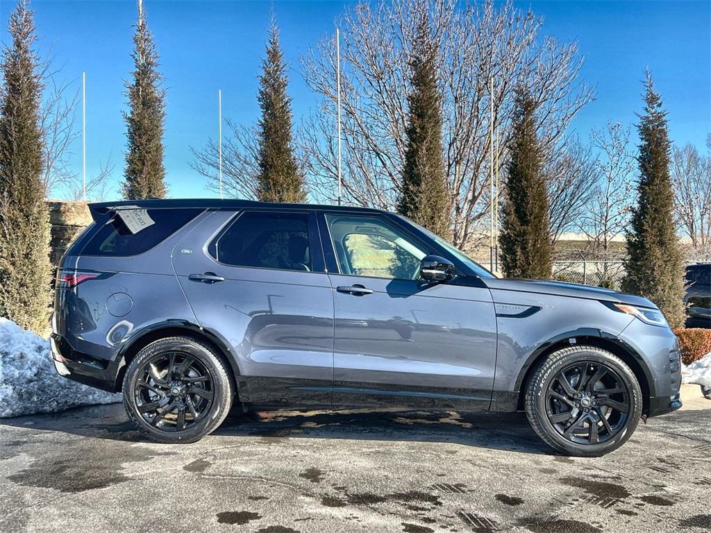 new 2025 Land Rover Discovery car, priced at $80,718