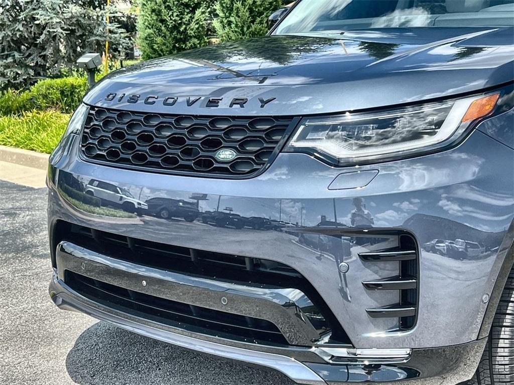 new 2025 Land Rover Discovery car, priced at $76,918