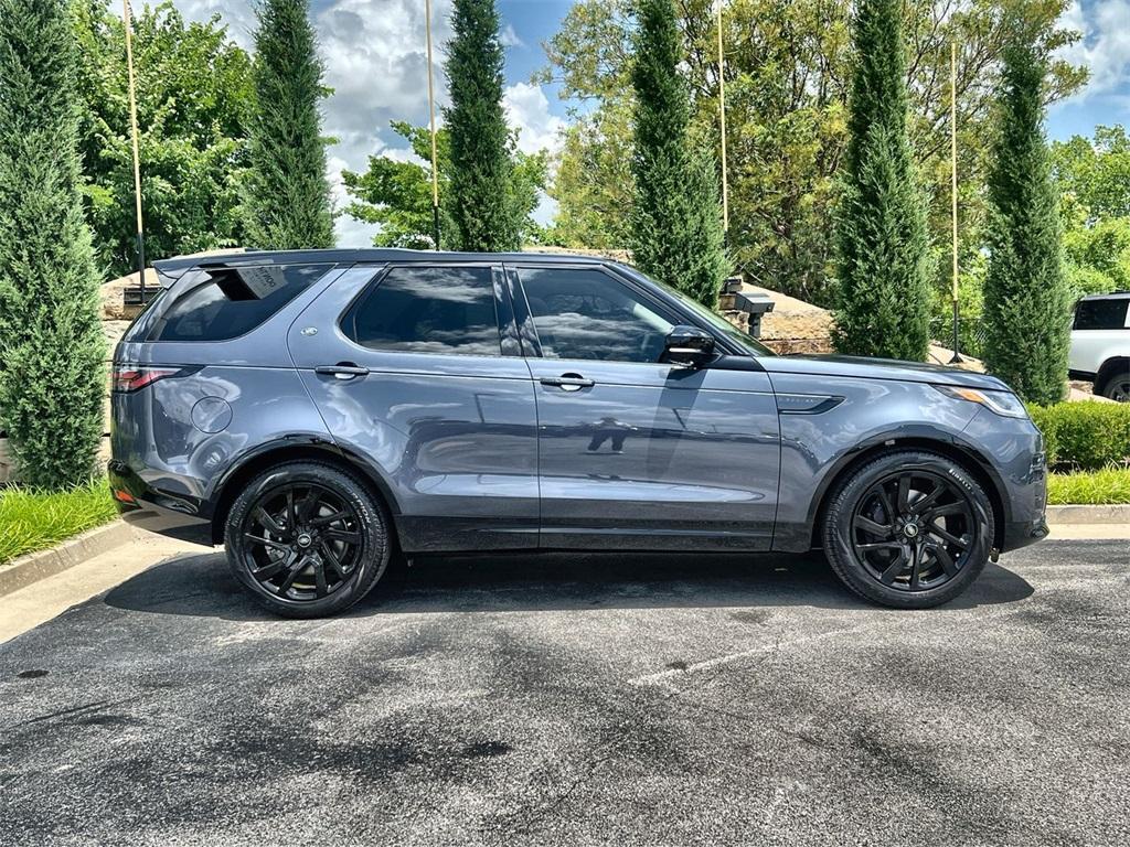 new 2025 Land Rover Discovery car, priced at $76,918