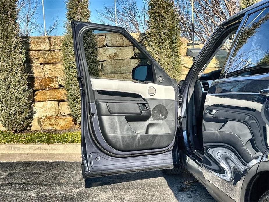 new 2025 Land Rover Discovery car, priced at $66,418