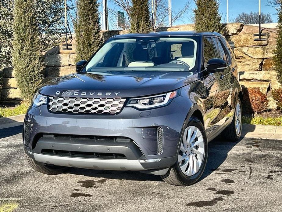 new 2025 Land Rover Discovery car, priced at $66,418