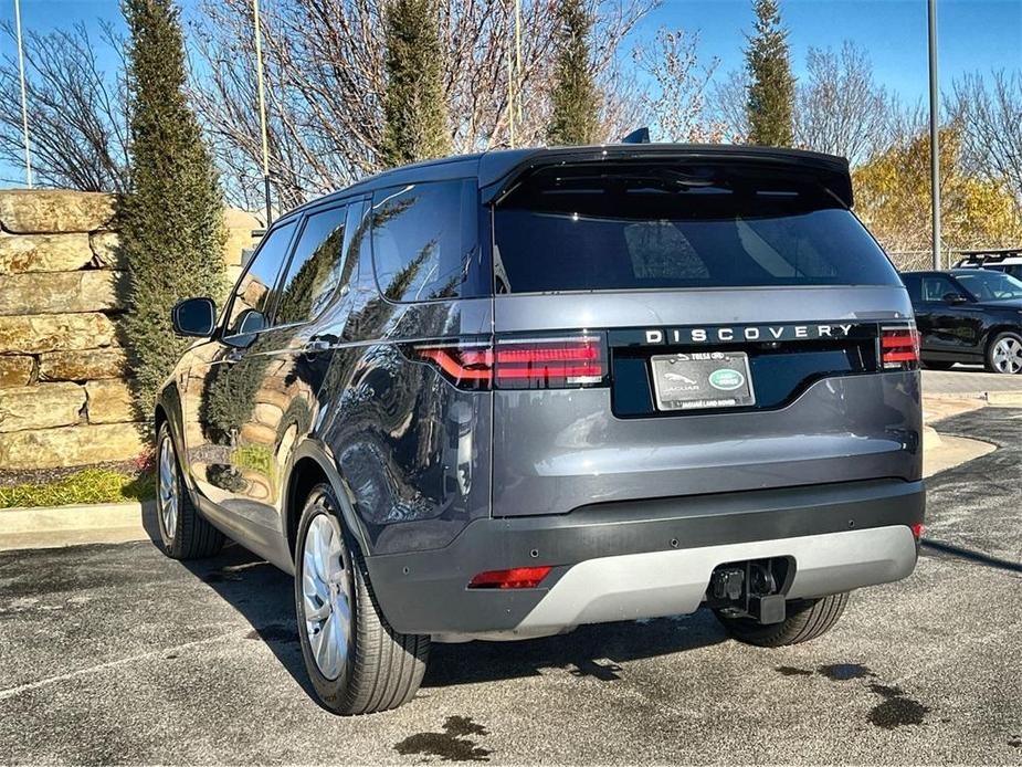 new 2025 Land Rover Discovery car, priced at $66,418