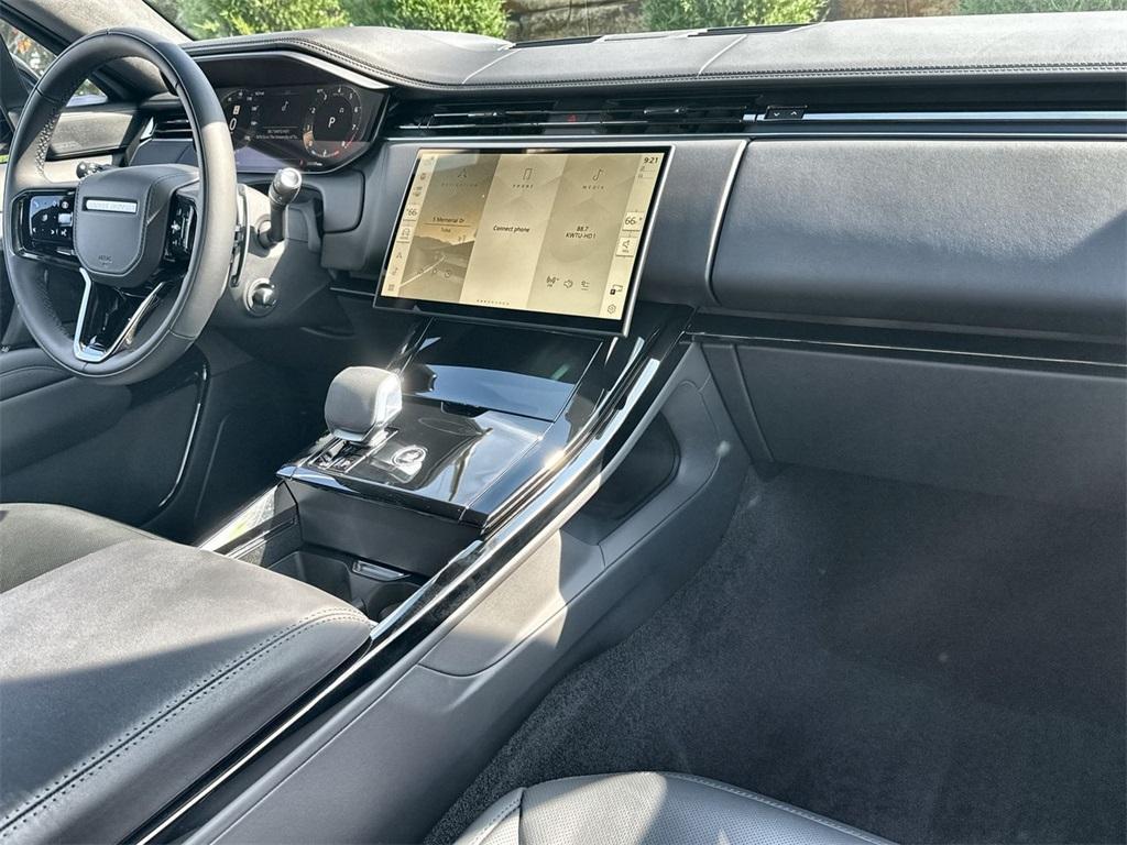 new 2025 Land Rover Range Rover Sport car, priced at $134,565