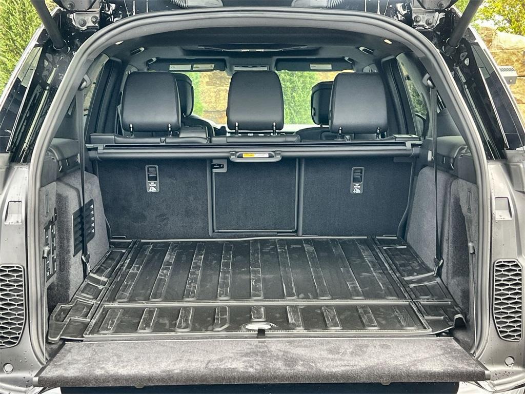 used 2025 Land Rover Discovery car, priced at $4,600