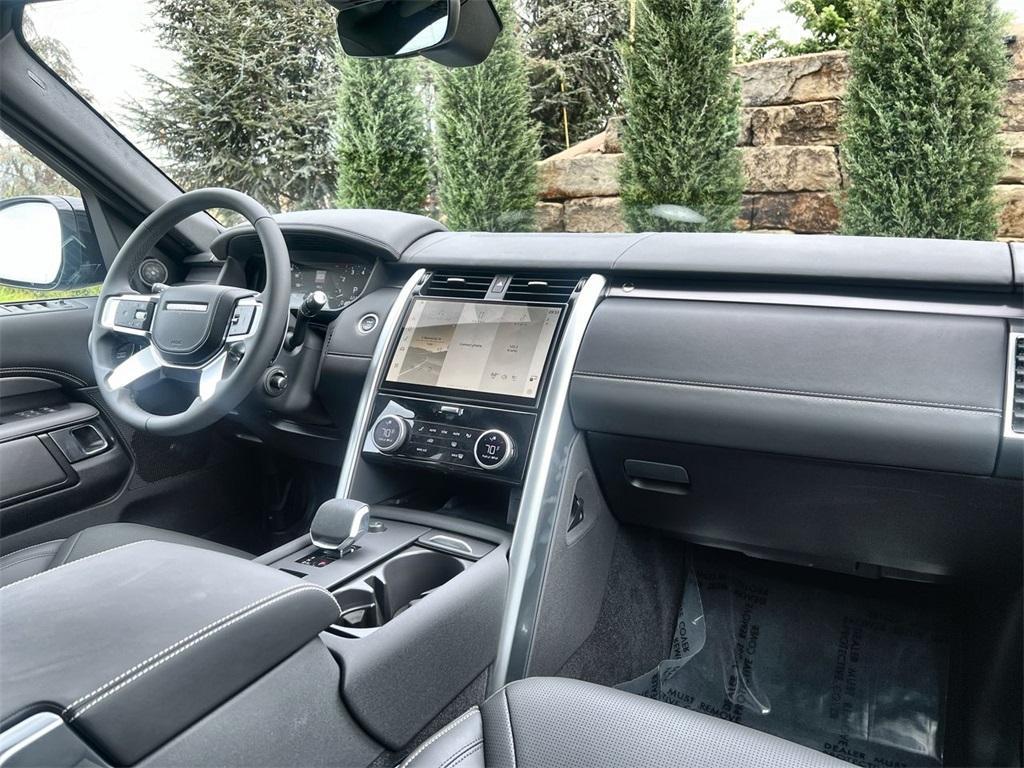 used 2025 Land Rover Discovery car, priced at $4,600