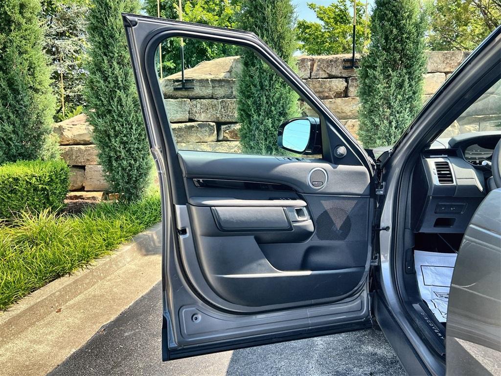 new 2025 Land Rover Discovery car, priced at $66,418