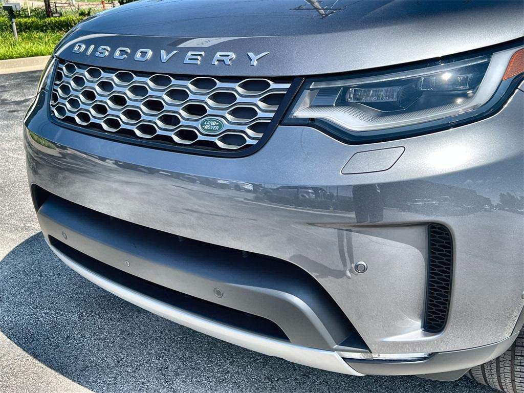 new 2025 Land Rover Discovery car, priced at $66,418