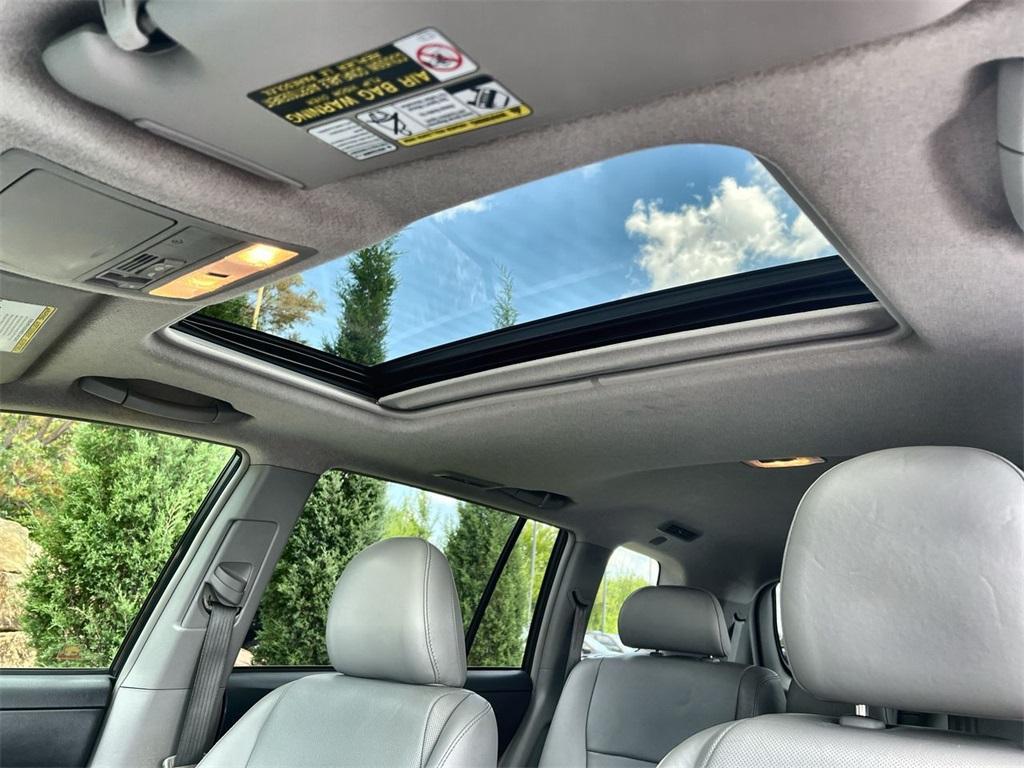 used 2013 Toyota Highlander car, priced at $13,491