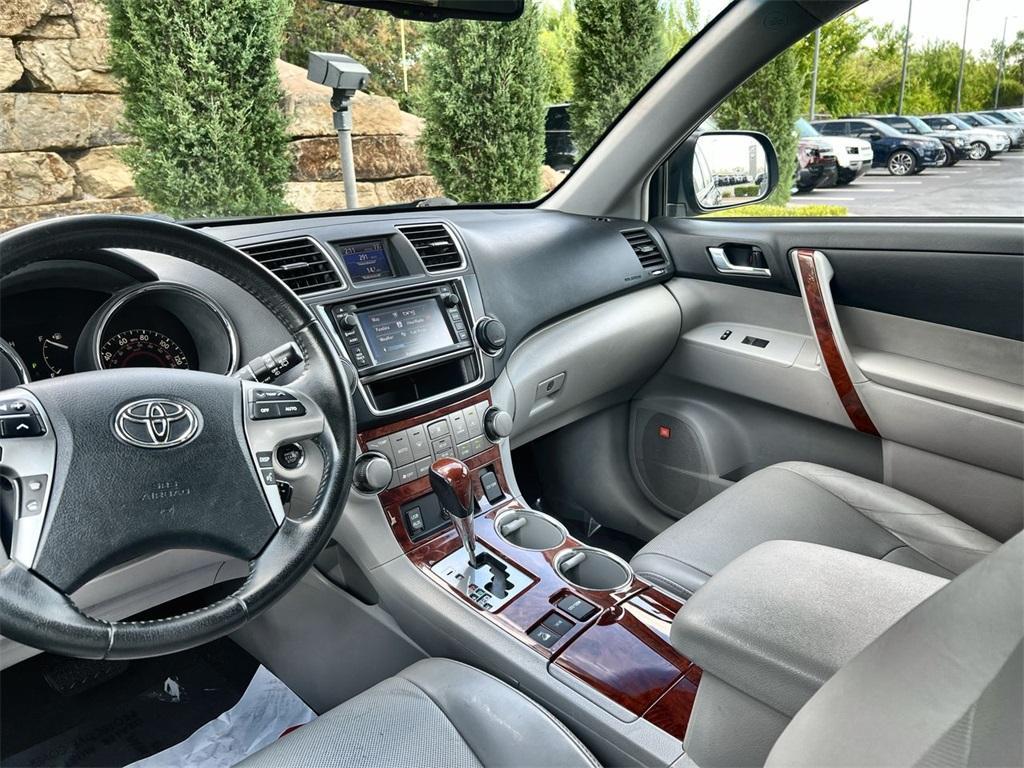 used 2013 Toyota Highlander car, priced at $13,491