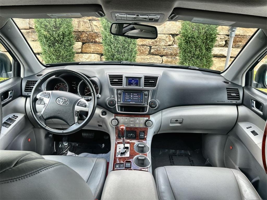 used 2013 Toyota Highlander car, priced at $13,491