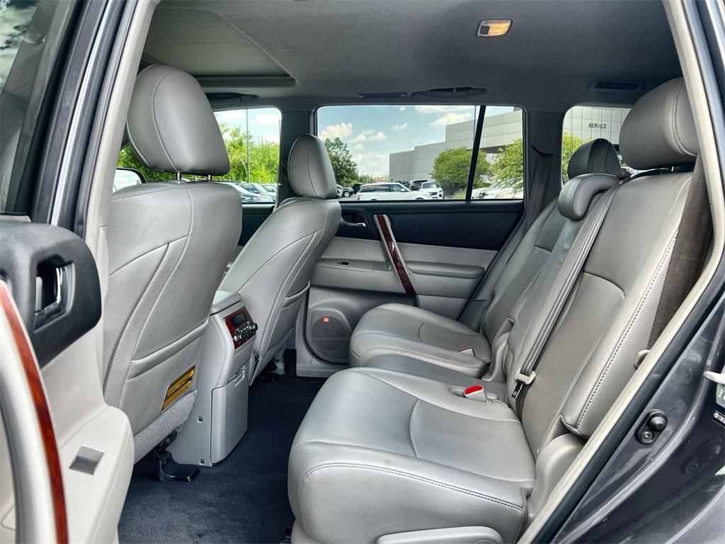used 2013 Toyota Highlander car, priced at $13,491