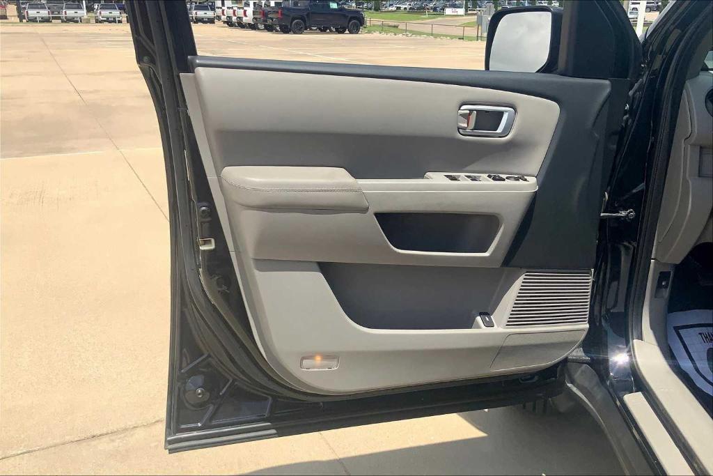 used 2014 Honda Pilot car, priced at $10,950