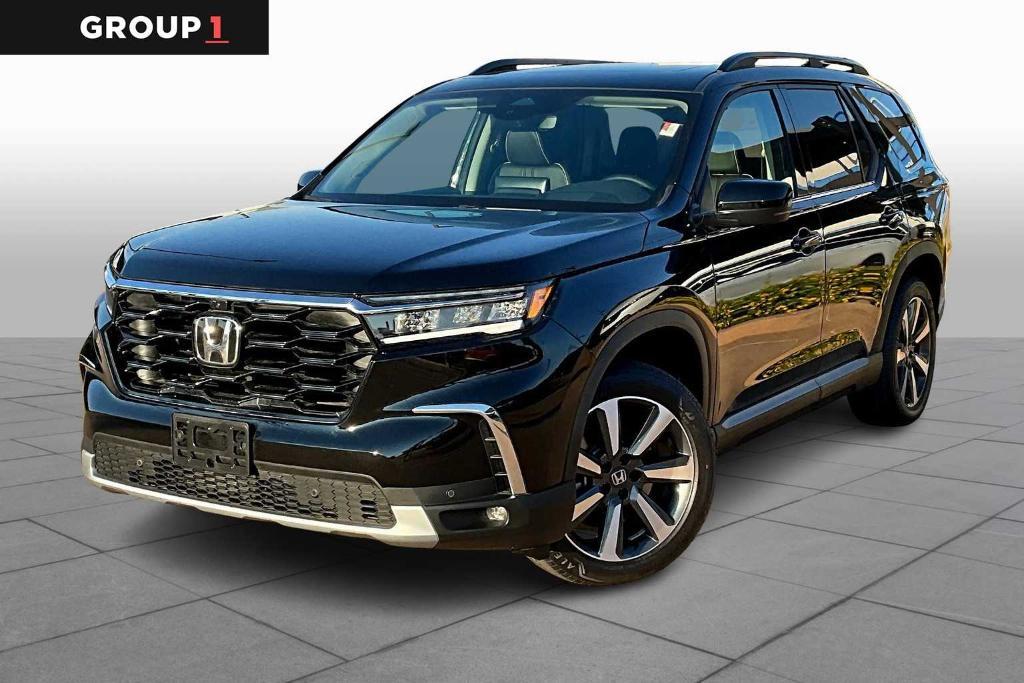 used 2025 Honda Pilot car, priced at $51,550