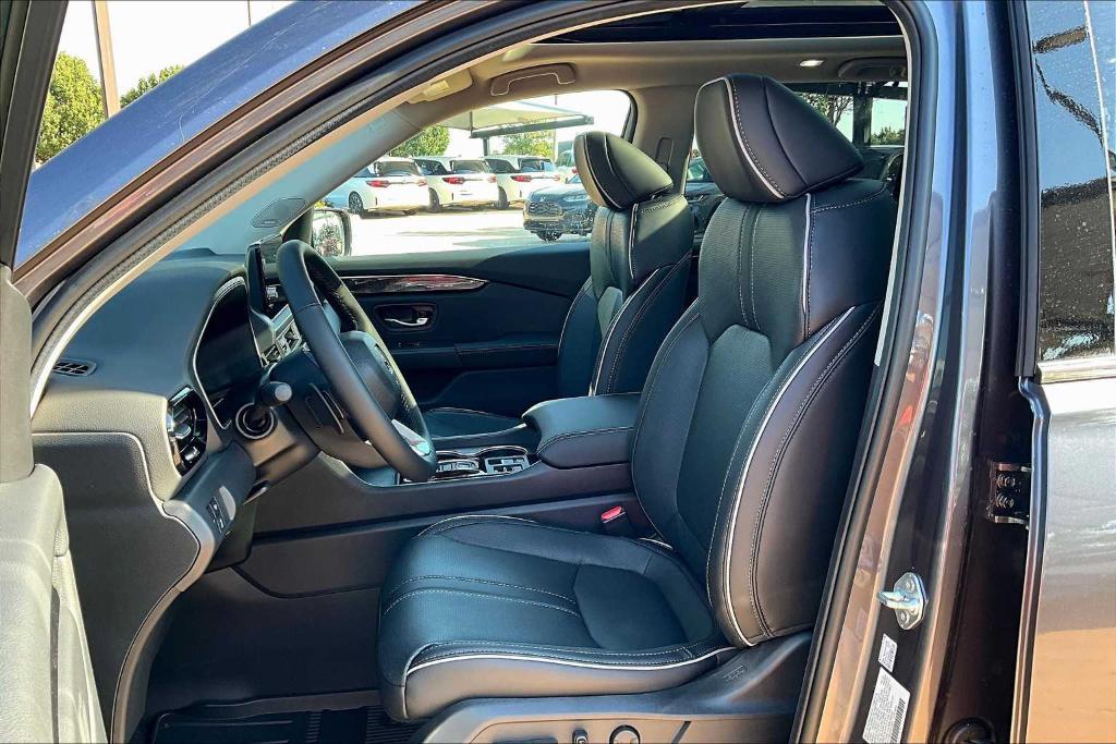 new 2025 Honda Pilot car, priced at $54,680