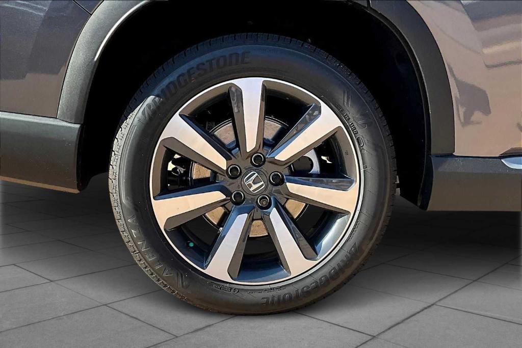 new 2025 Honda Pilot car, priced at $54,680