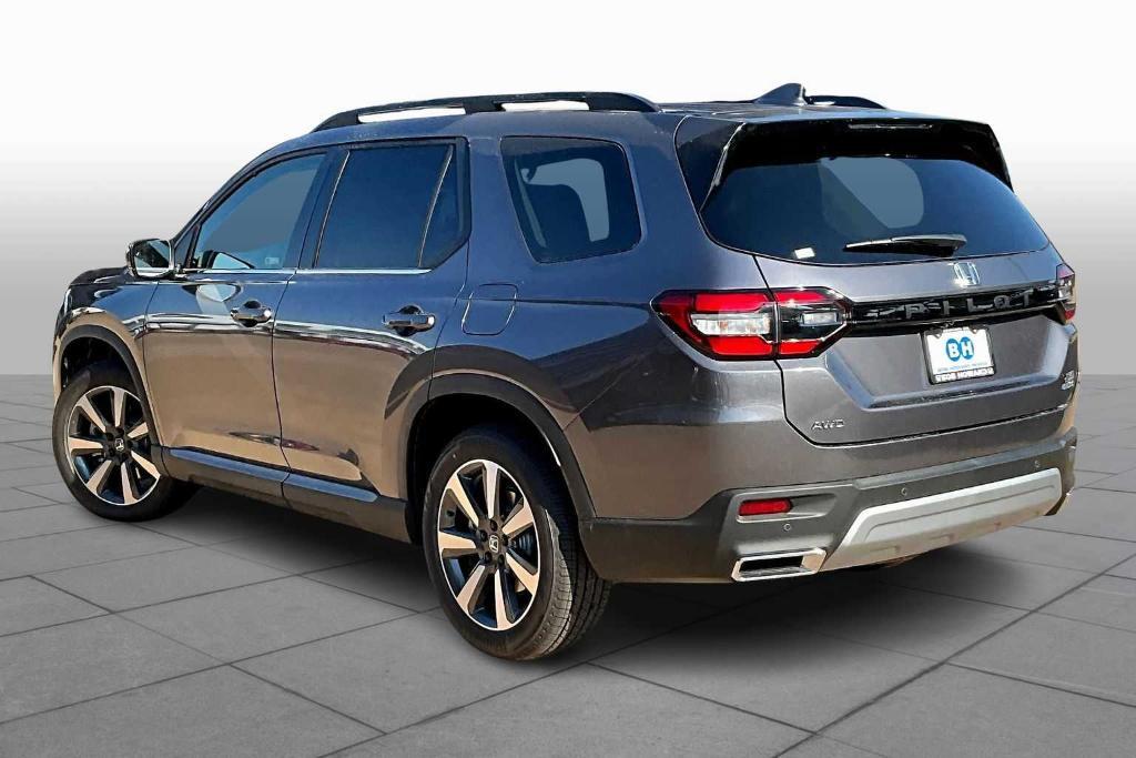 new 2025 Honda Pilot car, priced at $54,680
