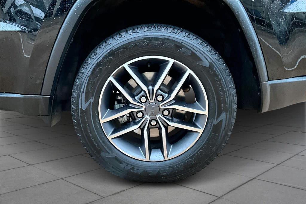 used 2020 Jeep Grand Cherokee car, priced at $22,101