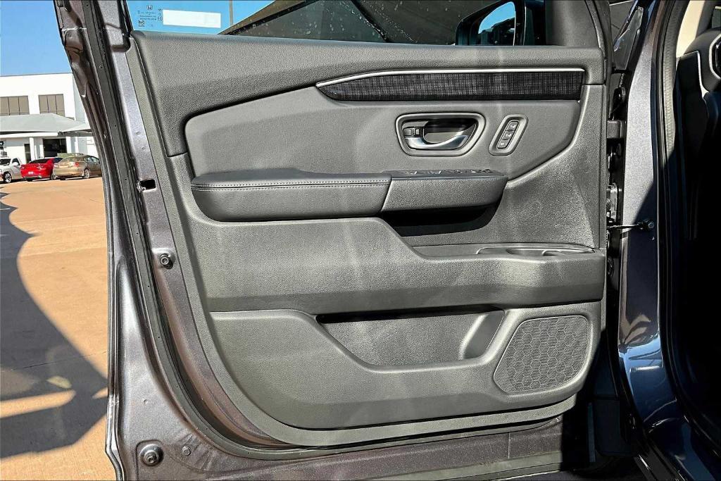new 2025 Honda Pilot car, priced at $53,950