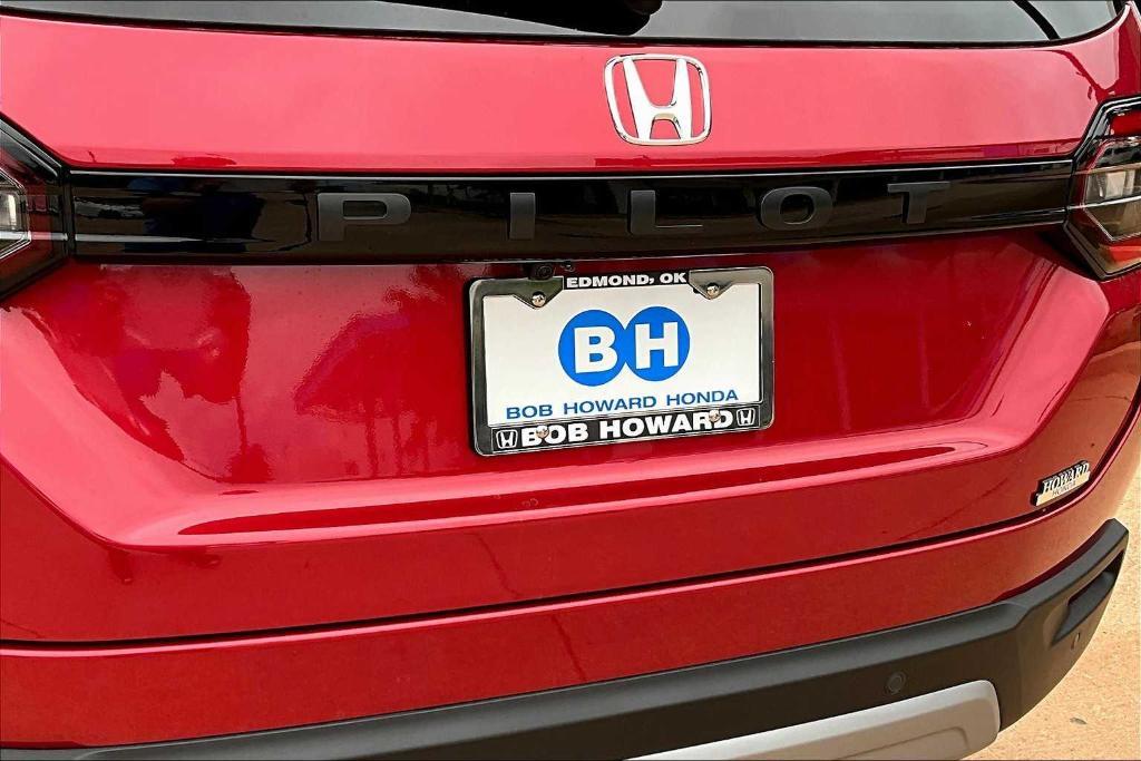 new 2025 Honda Pilot car, priced at $44,555