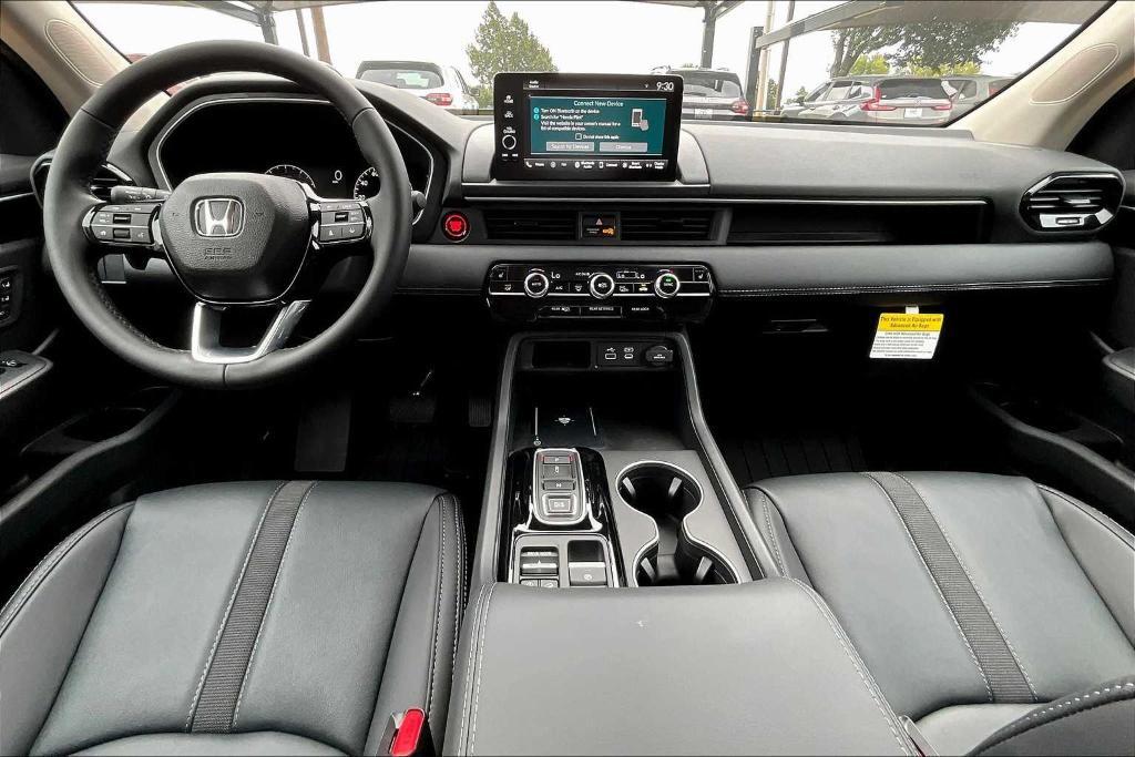 new 2025 Honda Pilot car, priced at $44,555