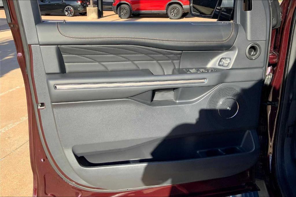 used 2024 Ford Expedition car, priced at $61,822