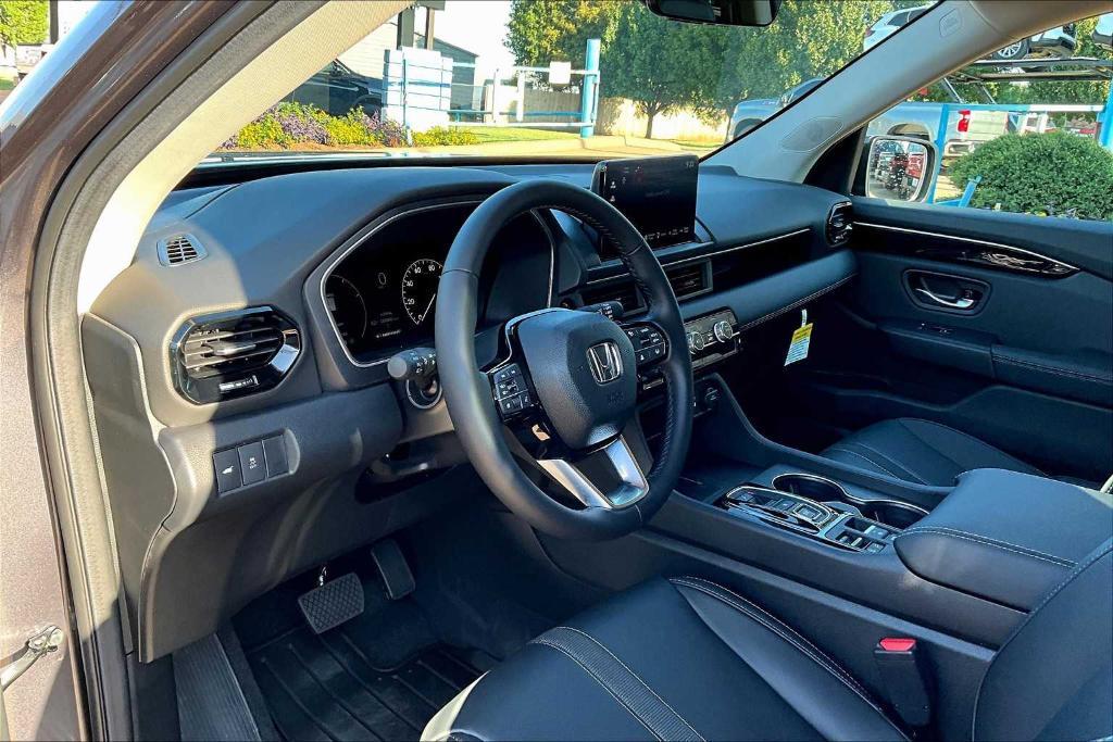 new 2025 Honda Pilot car, priced at $43,555