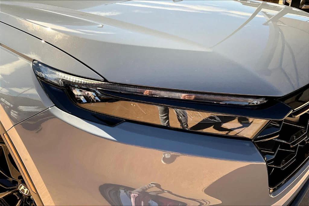 new 2026 Honda CR-V Hybrid car, priced at $39,755