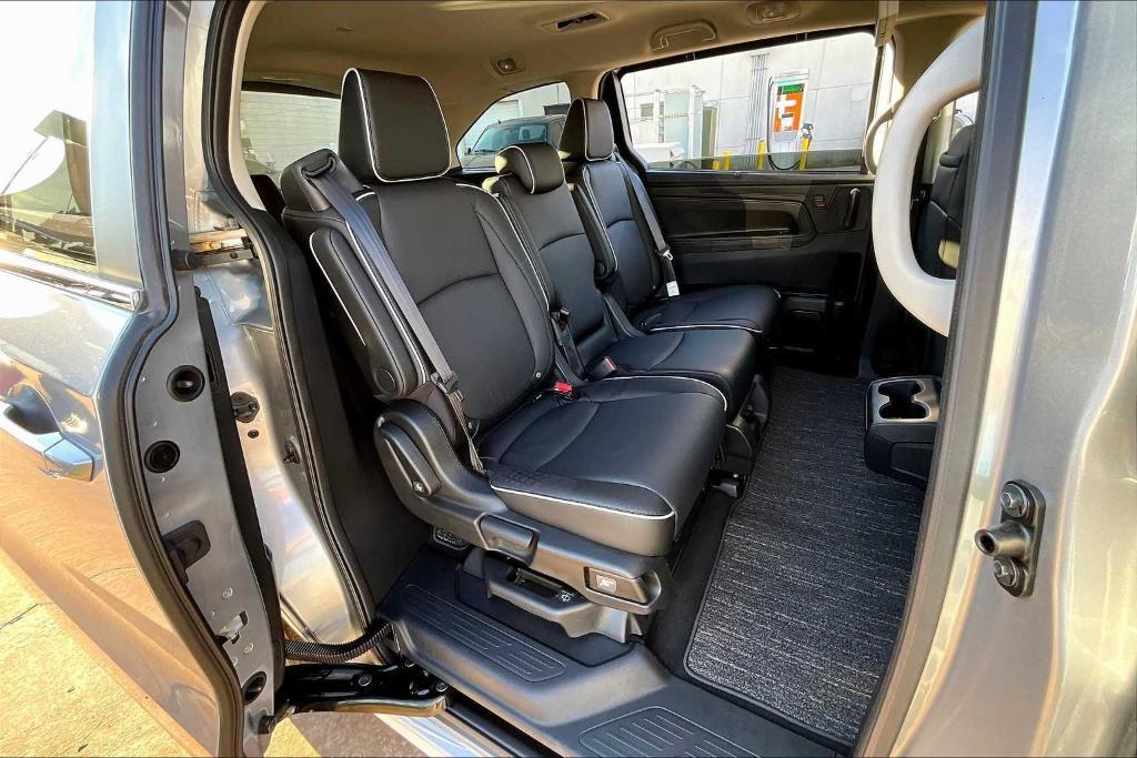 used 2025 Honda Odyssey car, priced at $46,550