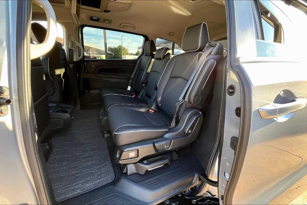 used 2025 Honda Odyssey car, priced at $46,550
