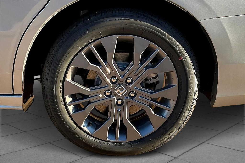 used 2025 Honda Odyssey car, priced at $46,550