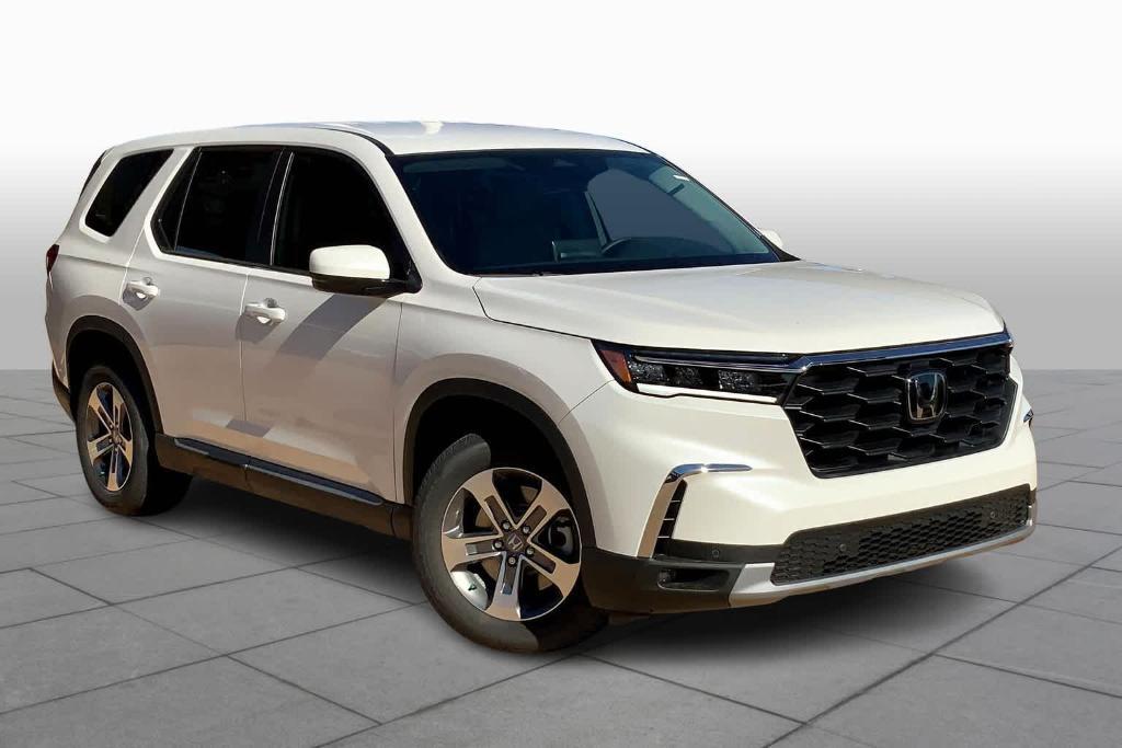 new 2025 Honda Pilot car, priced at $46,325