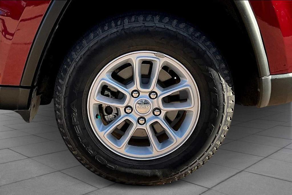 used 2018 Jeep Grand Cherokee car, priced at $17,855