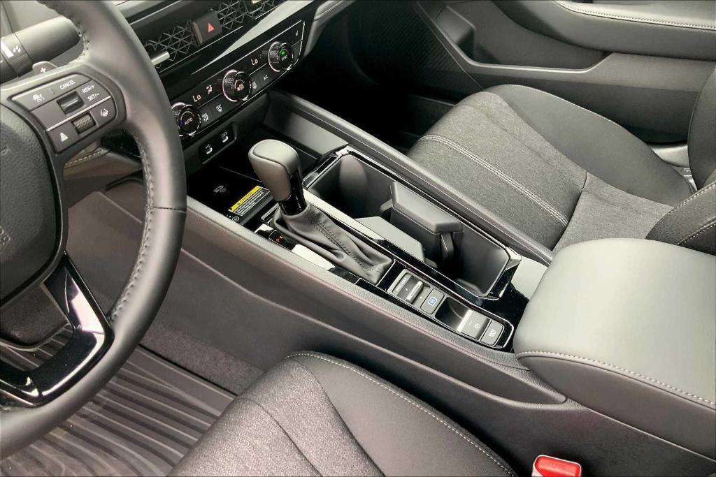 new 2025 Honda Accord Hybrid car, priced at $34,180