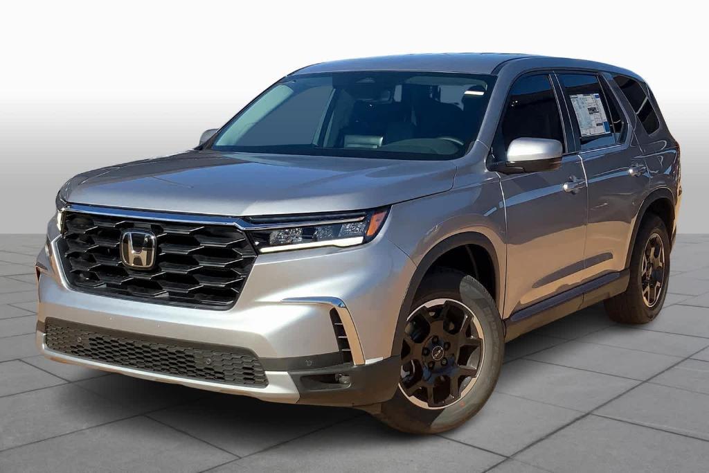 new 2025 Honda Pilot car, priced at $45,670