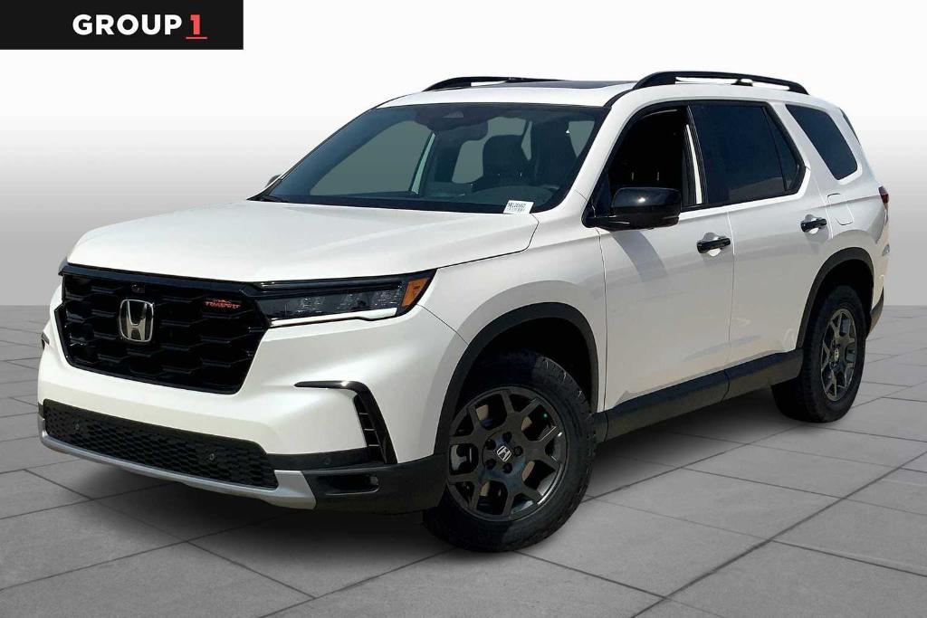 new 2025 Honda Pilot car, priced at $49,680