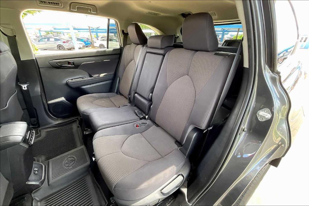 used 2023 Toyota Highlander car, priced at $33,979