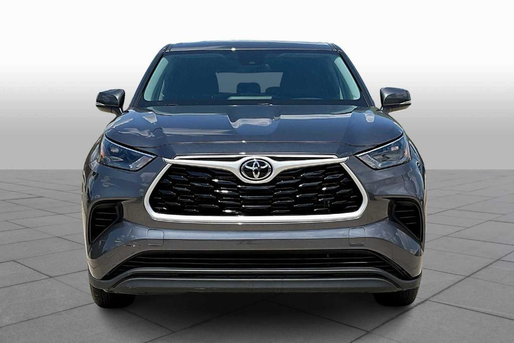 used 2023 Toyota Highlander car, priced at $33,979
