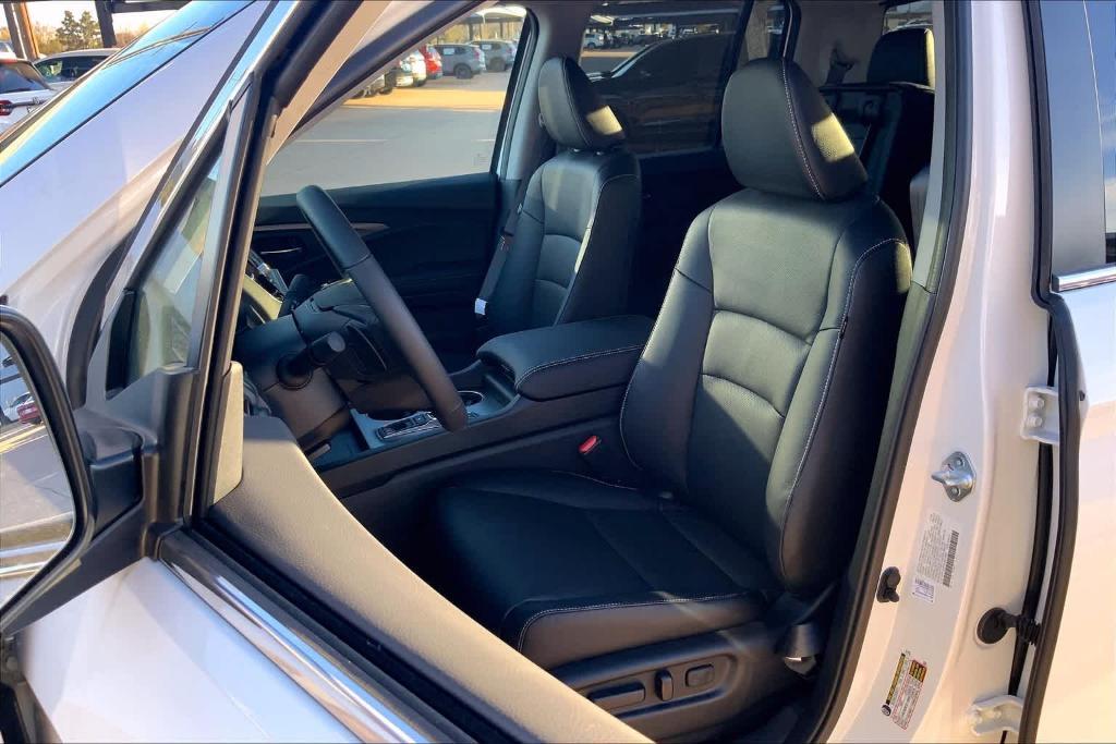 new 2025 Honda Ridgeline car, priced at $44,405