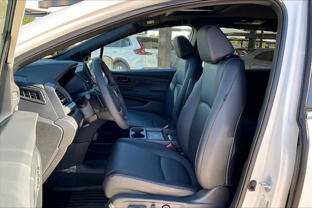 new 2026 Honda Odyssey car, priced at $44,220