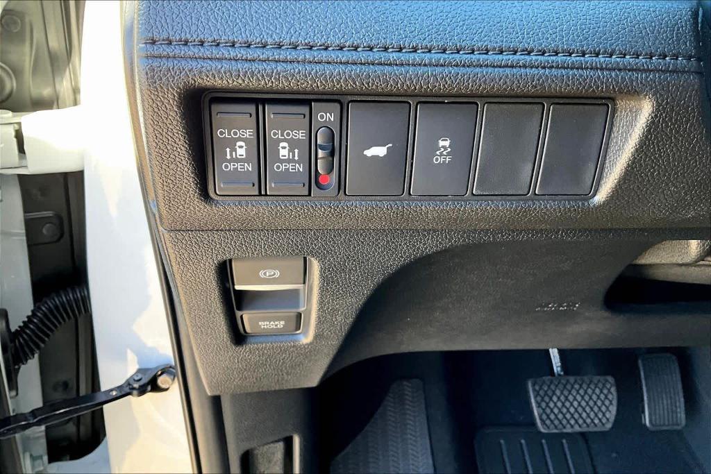 new 2026 Honda Odyssey car, priced at $44,220