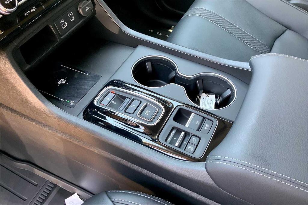 new 2025 Honda Pilot car, priced at $42,825