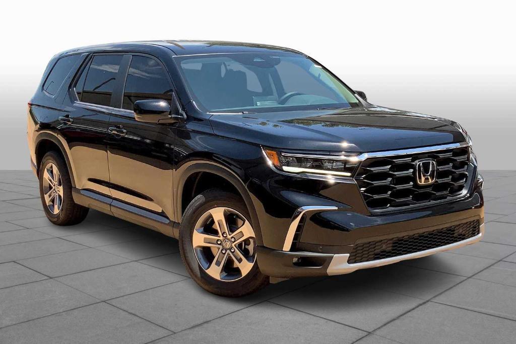 new 2025 Honda Pilot car, priced at $42,825