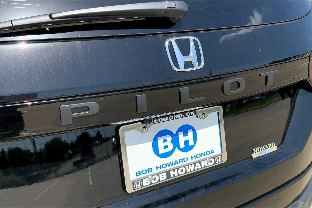 new 2025 Honda Pilot car, priced at $42,825