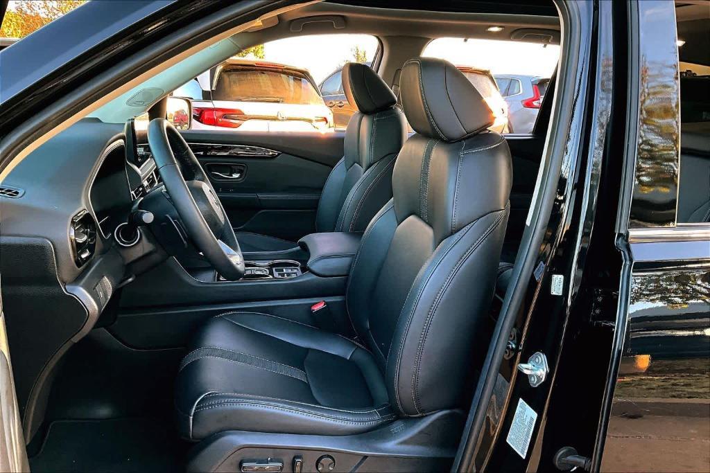 used 2025 Honda Pilot car, priced at $45,855