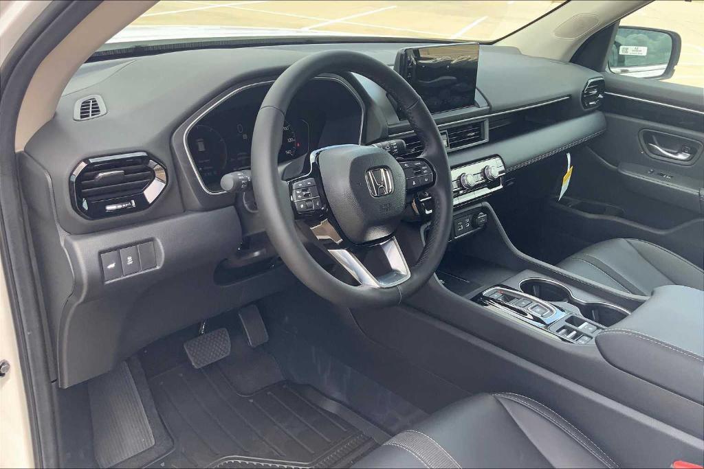 new 2025 Honda Pilot car, priced at $46,280
