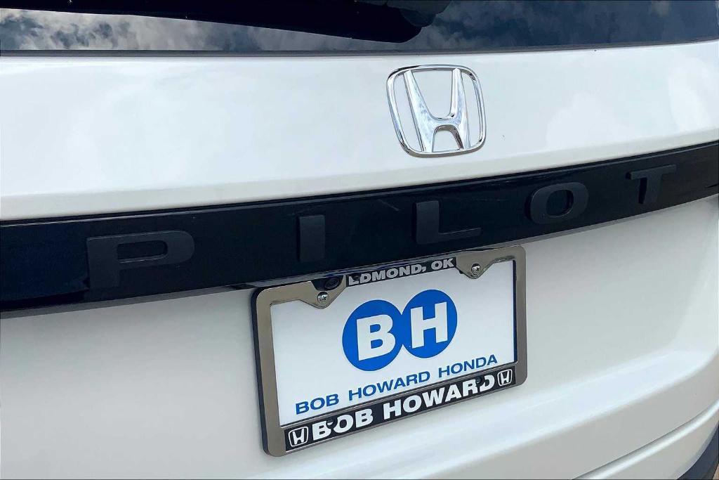 new 2025 Honda Pilot car, priced at $46,280