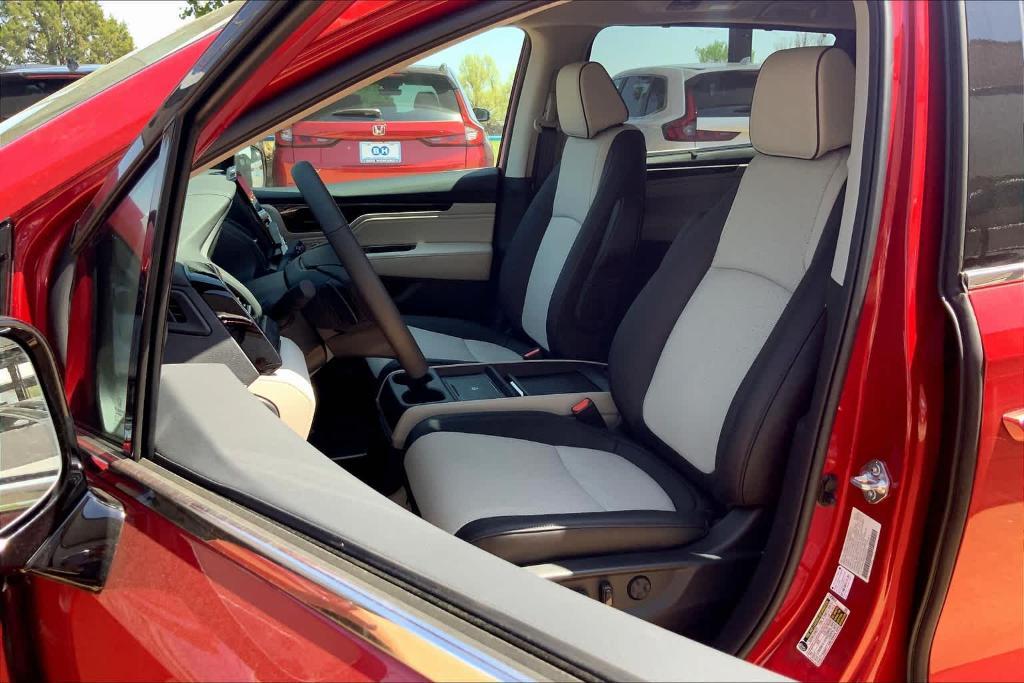 new 2025 Honda Odyssey car, priced at $53,960